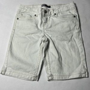 White mid thigh jean shorts adjustable